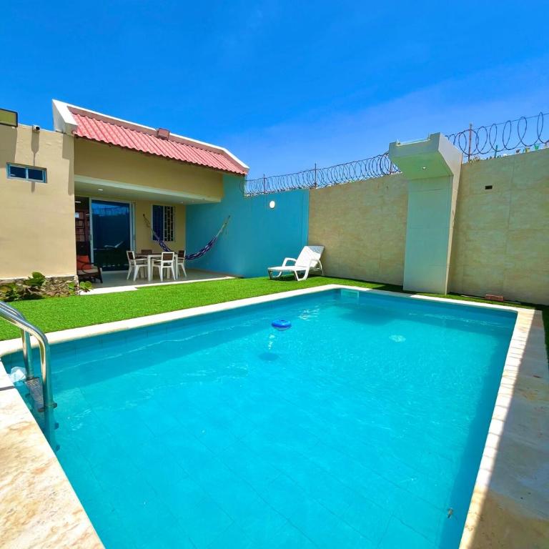 Beachfront Cabin with Private Pool - Villa - 2