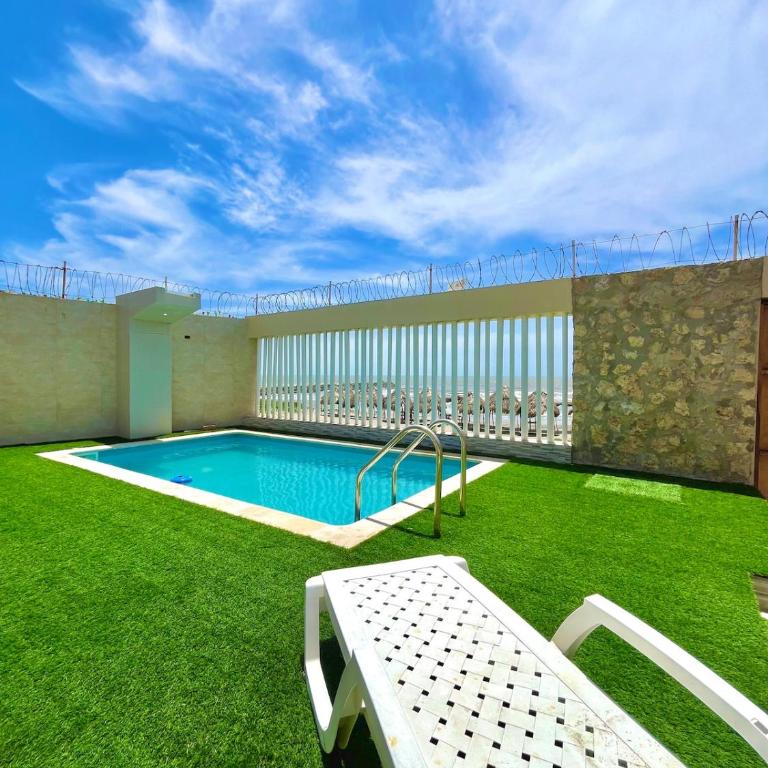 Beachfront Cabin with Private Pool - Villa - 50