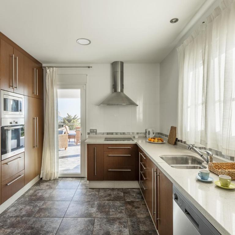 Villa Bernia by Abahana Villas - Villa - 7