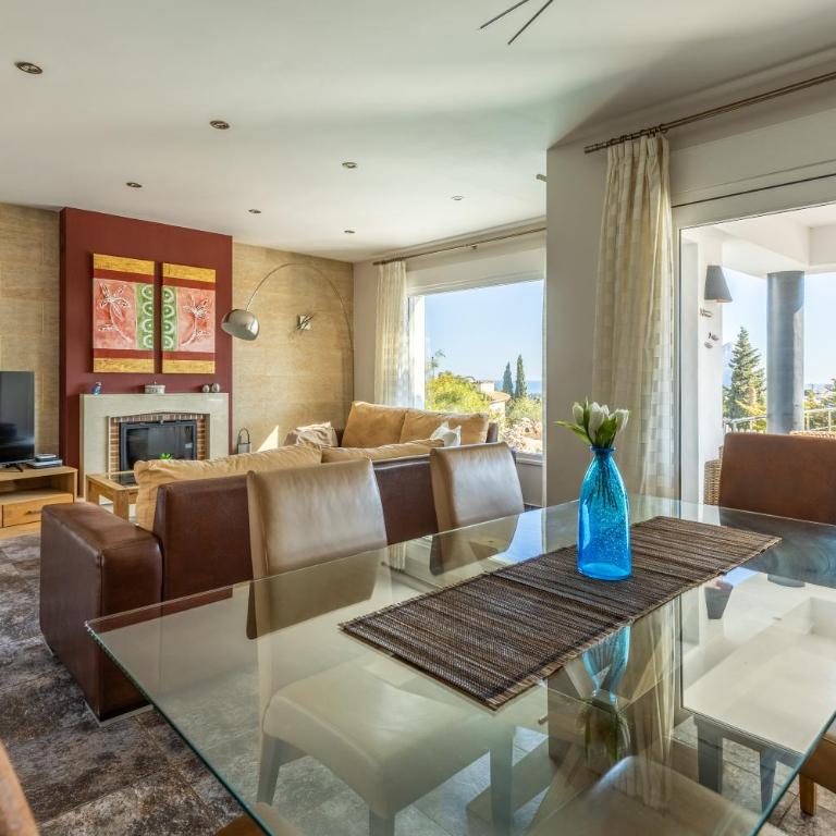 Villa Bernia by Abahana Villas - Villa - 11
