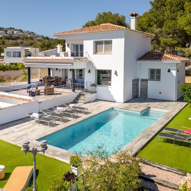 Villa Bernia by Abahana Villas - Villa - 1