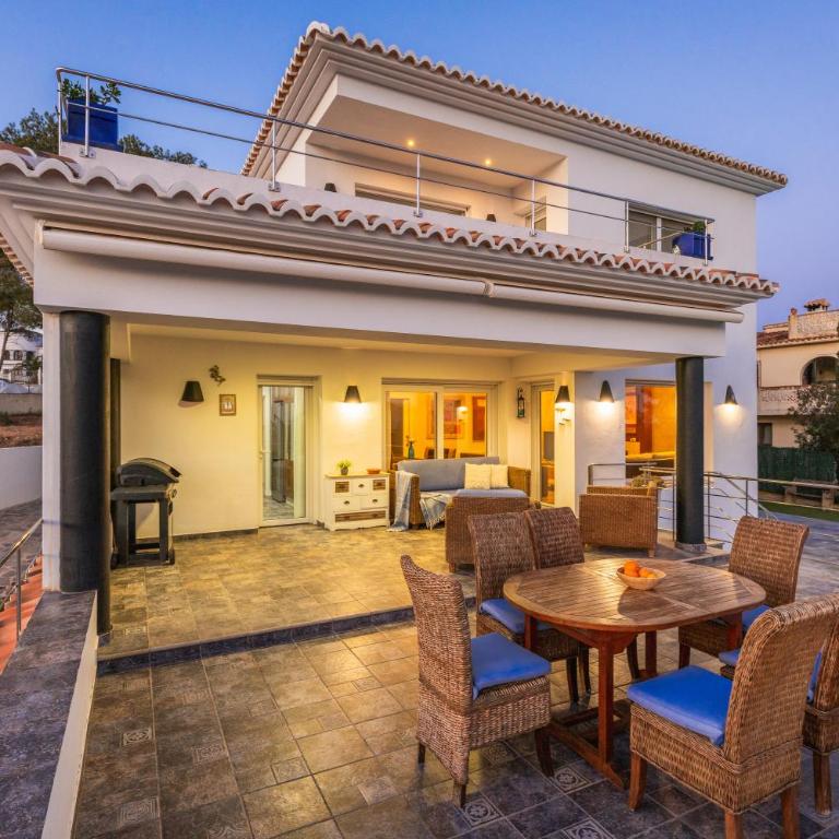 Villa Bernia by Abahana Villas - Villa - 25