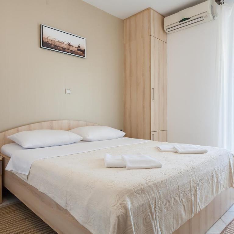 Vila Mitrovic - Komfor Dvokrevetna Soba sa Bračnim Krevetom i Balkonom - 2