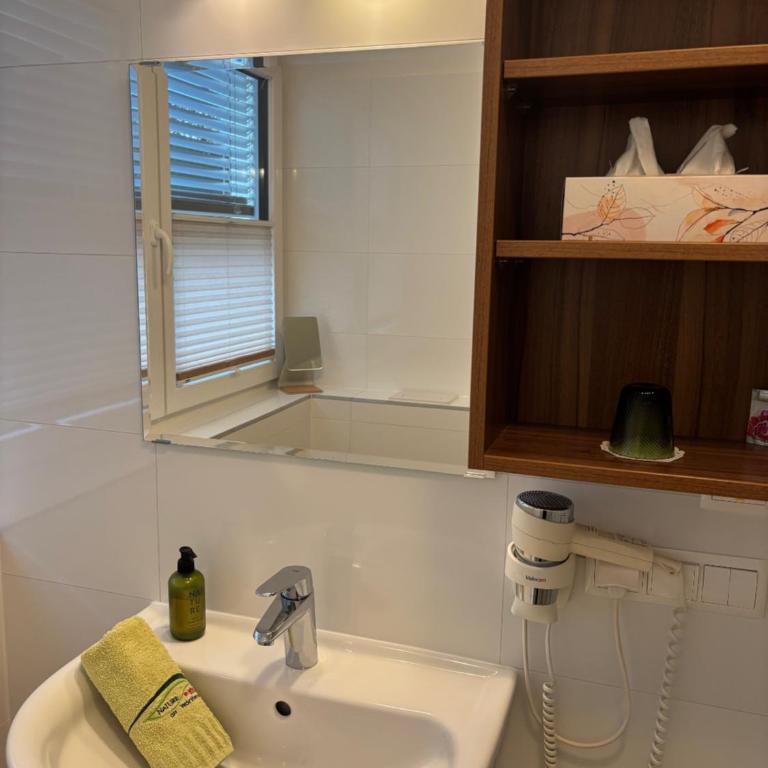 "NATURE erLeben" Appartement & Komfortzimmer - Apartment mit Terrasse - 13