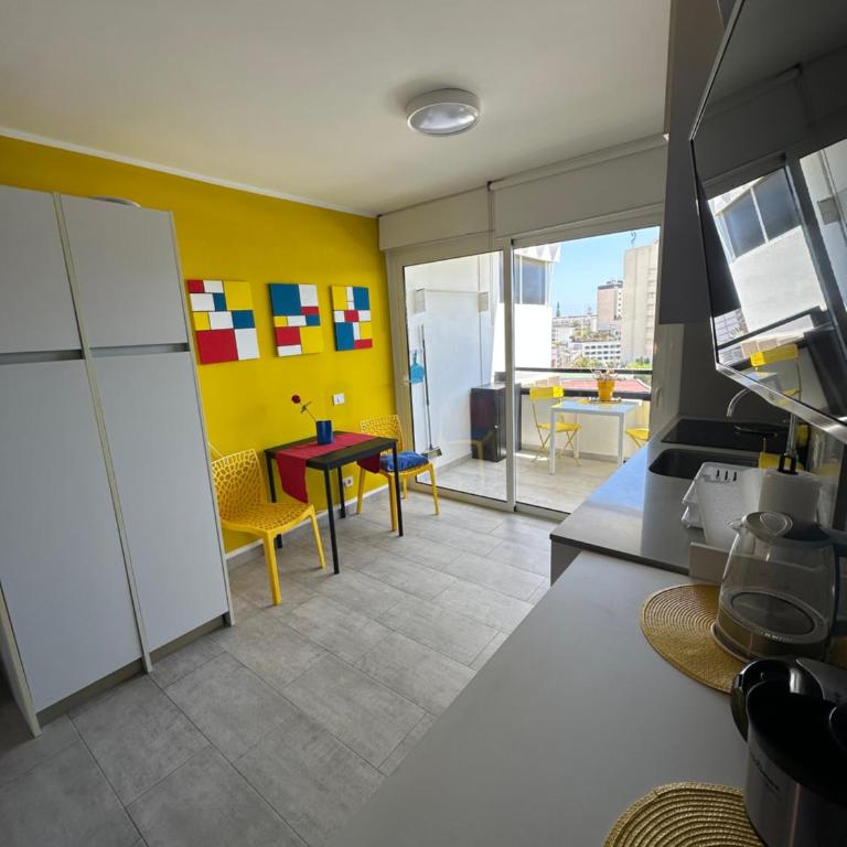 Estudio mondrian - Estudio con vista al océano - 9
