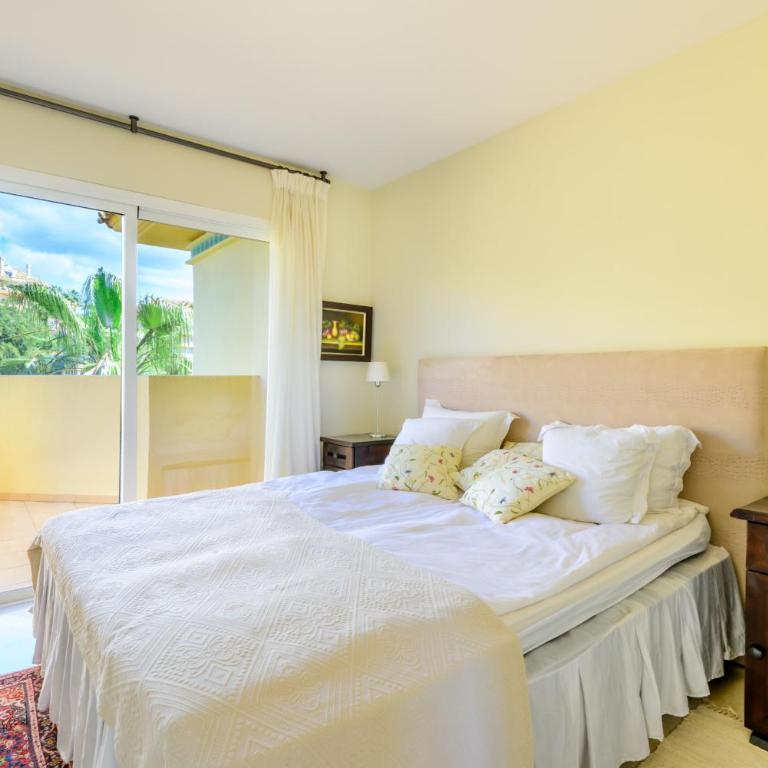Elviria Hills Penthouse - Idyllic Golf & Sea View Oasis in Marbella - Apartamento de 3 dormitorios con vistas al mar - 19