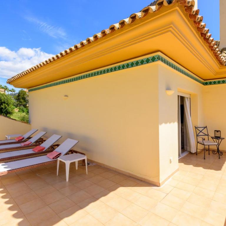 Elviria Hills Penthouse - Idyllic Golf & Sea View Oasis in Marbella - Apartamento de 3 dormitorios con vistas al mar - 28
