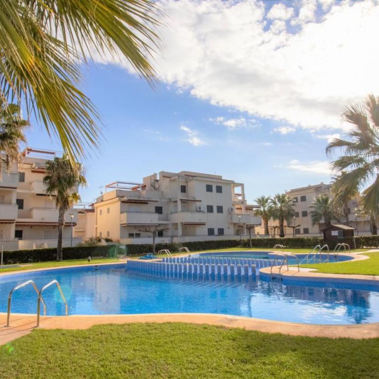 Las Arenas Bajo frente a la piscina ALBERT VILLAS - Apartamento con vistas a la piscina - 2
