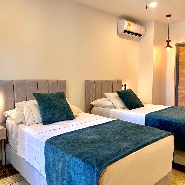 La Brisa Loca Hostel - Habitación Doble Superior con balcón - 2 camas individuales - 1