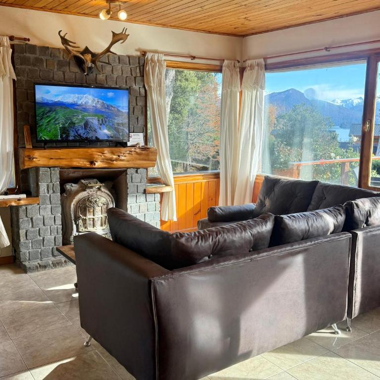 Casa de montaña con vistas al lago y a los cerros - Three-Bedroom Chalet with lake view - 14