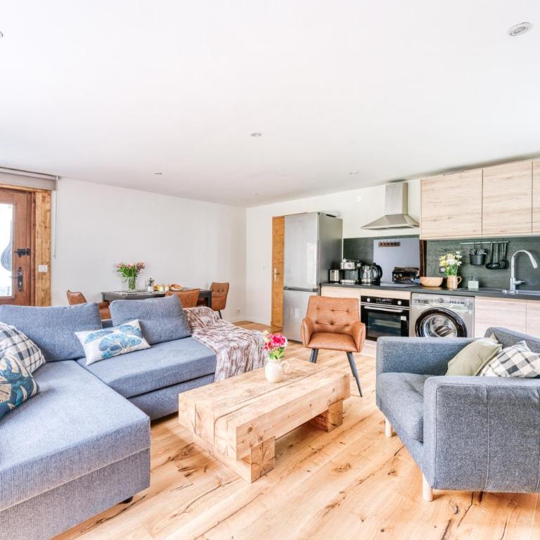 Appartement de Luxe avec Jacuzzi, Vue Montagne et Jardin - Maisonette - 2