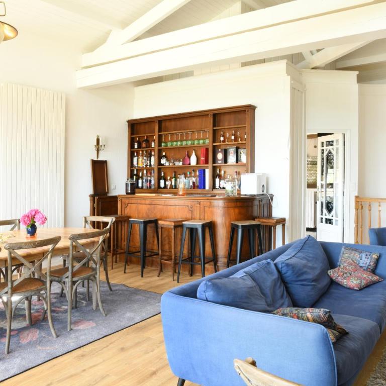 Villa avec piscine chauffée et magnifique vue mer - Villa - 33