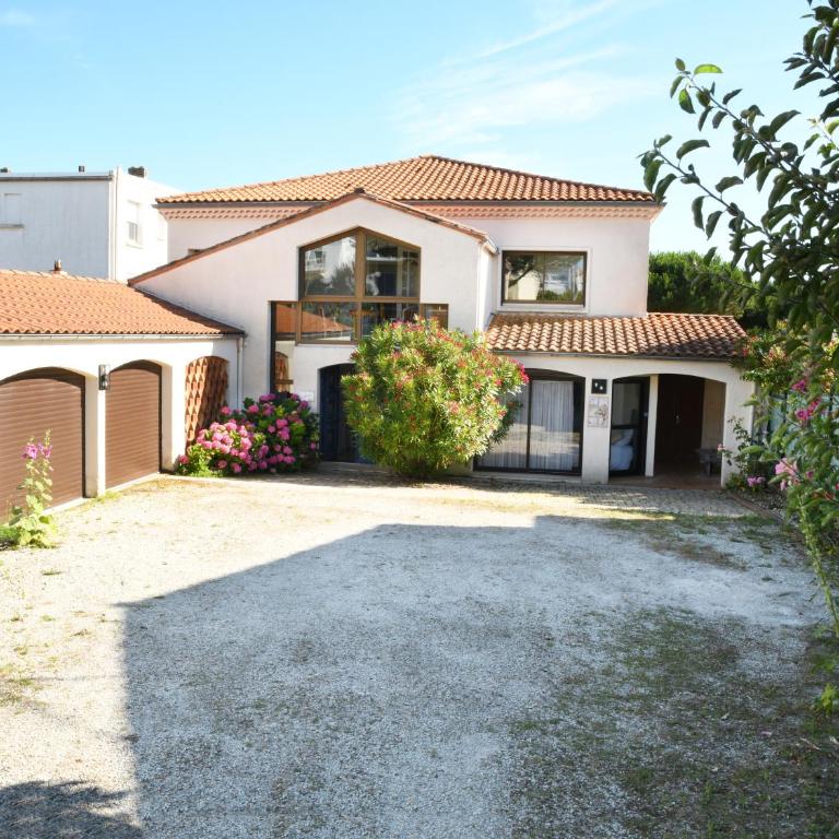 Villa avec piscine chauffée et magnifique vue mer - Villa - 30