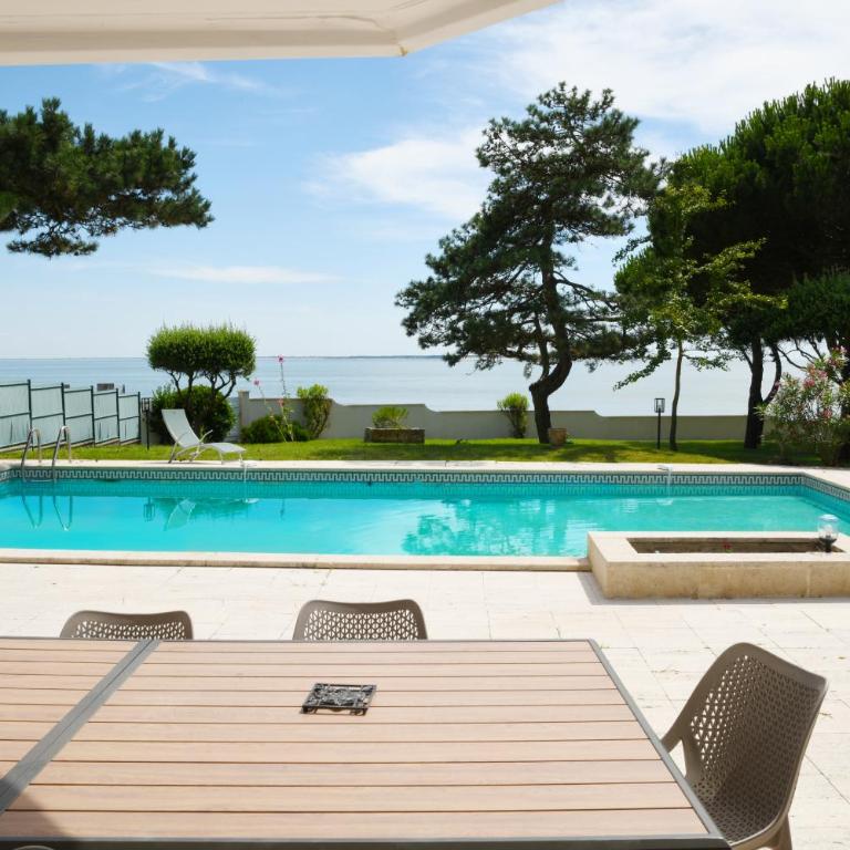 Villa avec piscine chauffée et magnifique vue mer - Villa - 4