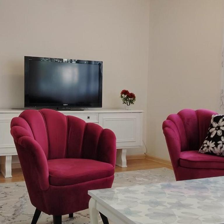 Private 4 Person House Private Garden Free Parking,3 Min Drive to Baščaršija, Old Town Sarajevo - Two-Bedroom Apartment - 13