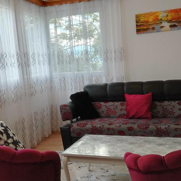 Private 4 Person House Private Garden Free Parking,3 Min Drive to Baščaršija, Old Town Sarajevo - Two-Bedroom Apartment - 16