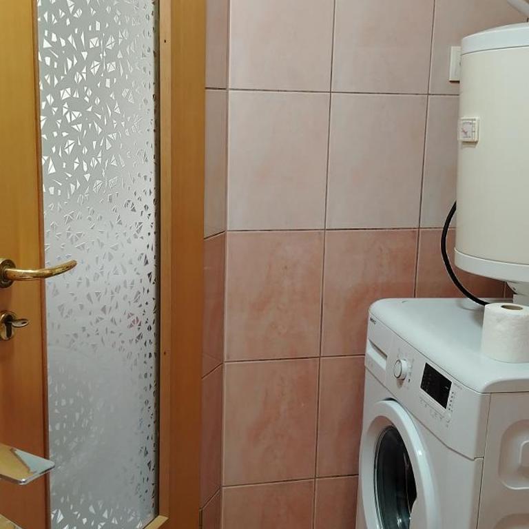 Private 4 Person House Private Garden Free Parking,3 Min Drive to Baščaršija, Old Town Sarajevo - Two-Bedroom Apartment - 23