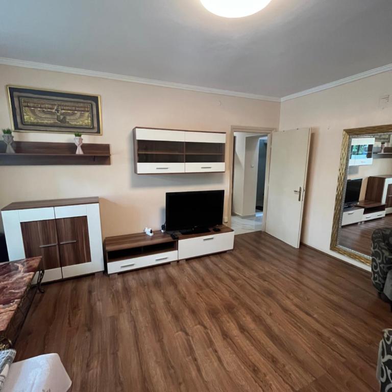 STAN dve spavaće sobe - Apartman sa 2 Spavaće Sobe - 1