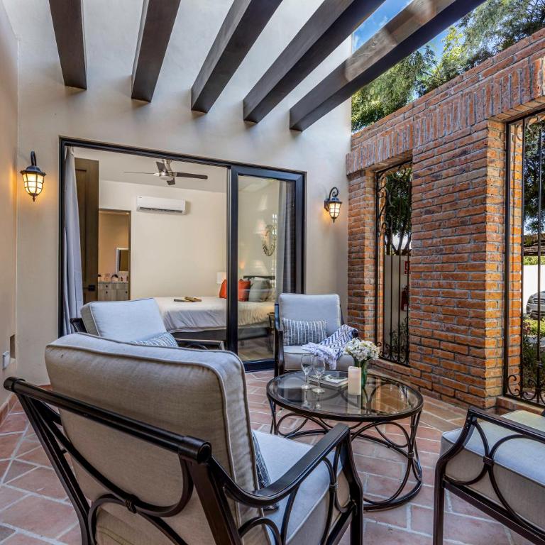 Deluxe Ground Floor 3 BR Sleeps 8 with Resort Amenities - Apartamento - 1