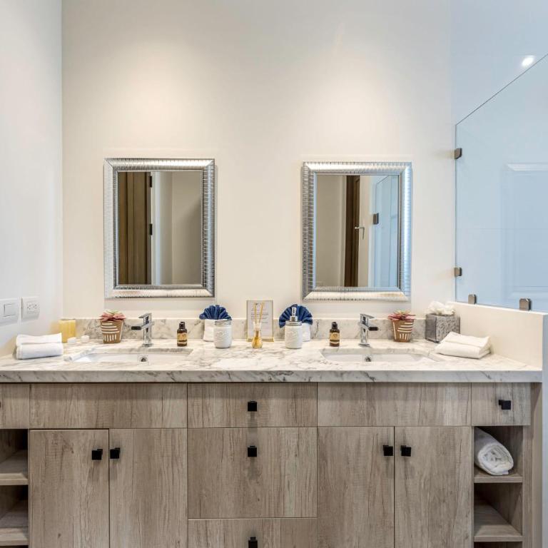 Deluxe Ground Floor 3 BR Sleeps 8 with Resort Amenities - Apartamento - 14