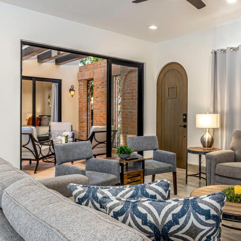 Deluxe Ground Floor 3 BR Sleeps 8 with Resort Amenities - Apartamento - 20