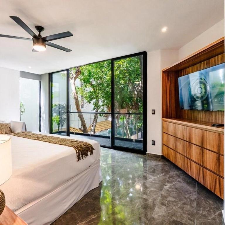 Magnificent Villa one block from Playacar beach - One-Bedroom Apartment - 7