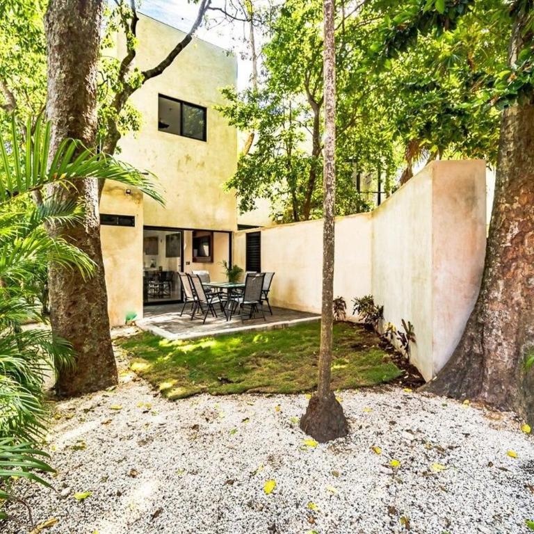 Magnificent Villa one block from Playacar beach - One-Bedroom Apartment - 32
