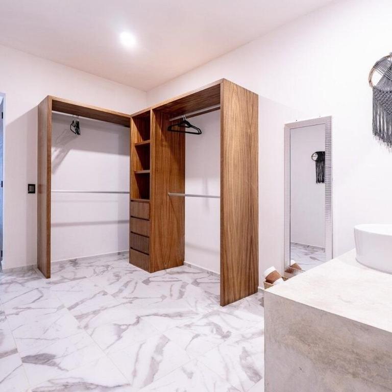 Magnificent Villa one block from Playacar beach - One-Bedroom Apartment - 37