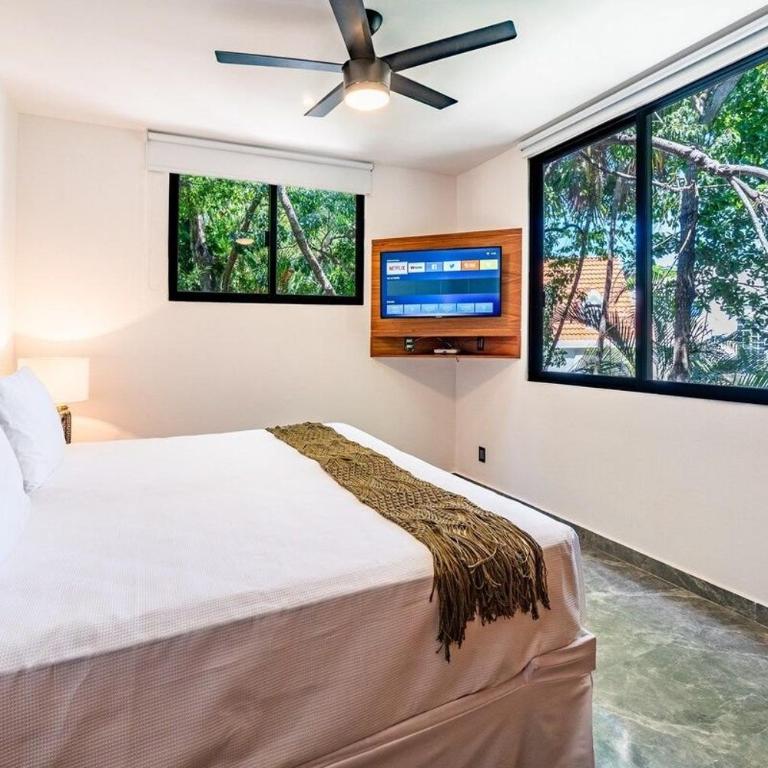 Magnificent Villa one block from Playacar beach - One-Bedroom Apartment - 39