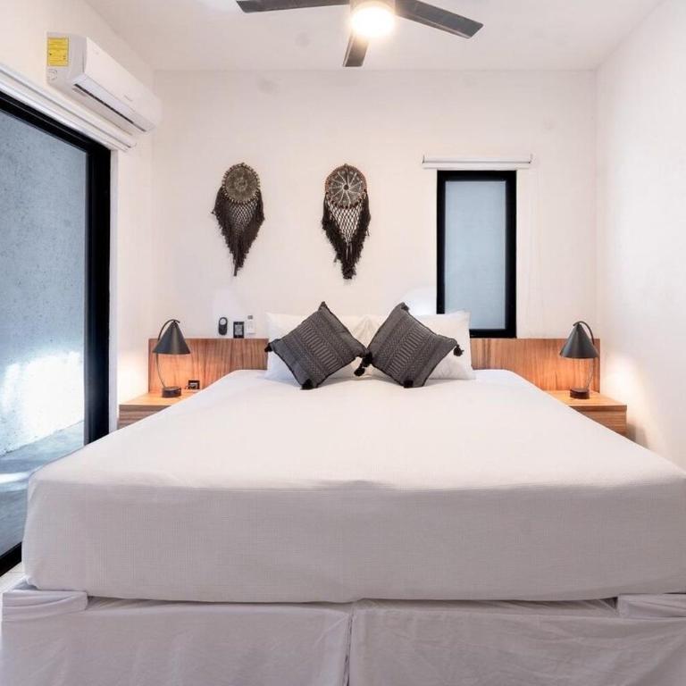 Magnificent Villa one block from Playacar beach - One-Bedroom Apartment - 60