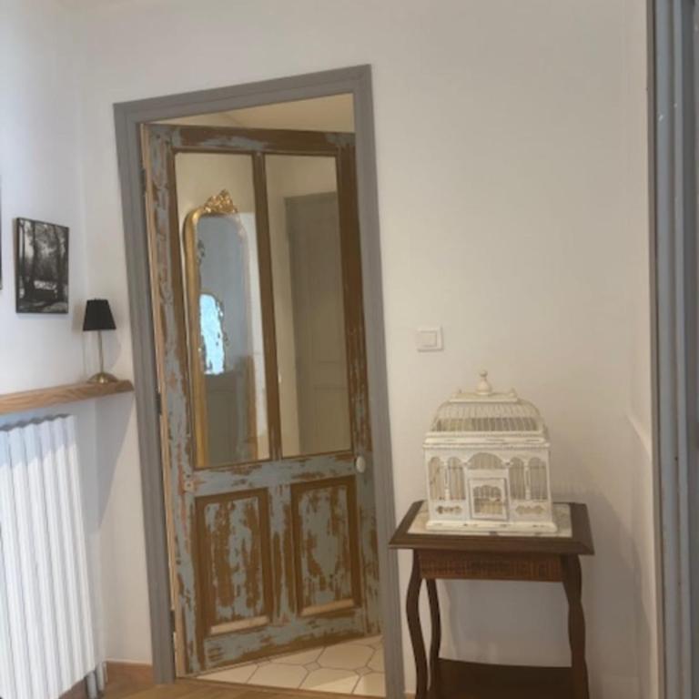 Elivi Elegant Art Deco house with Garden Walk to the Heart of Town - Vacation Home - 21