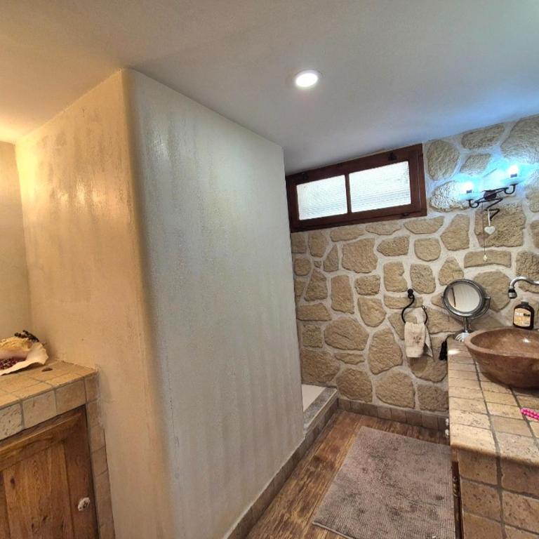 La Bergerie, maison T3 avec Piscine - Two-Bedroom House - 13
