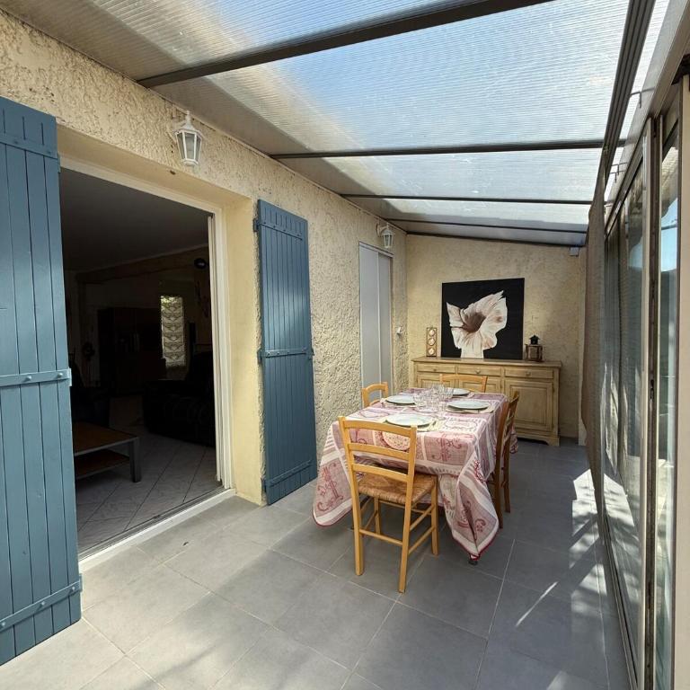 Maison Tamaris - Three-Bedroom House - 11