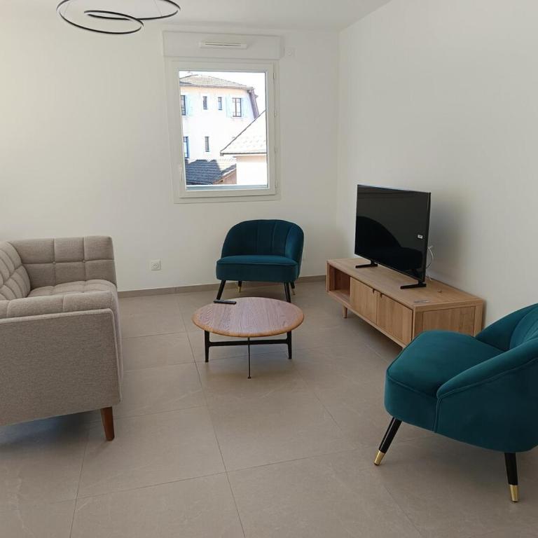 Annecity, grand appartement à 2 pas du centre d'Annecy - Apartment mit Gartenblick - 41