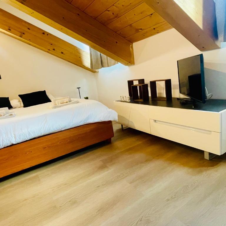 Bella Home-Romantic Mansarda Mole Antonelliana x2 - One-Bedroom Apartment - 9