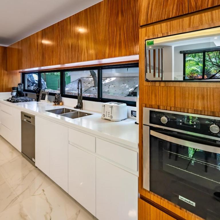 Stunning modern villa with pool and beach access - Apartamento de 1 dormitorio - 2