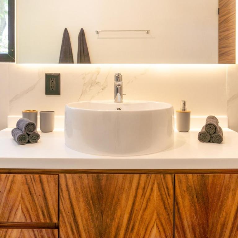 Stunning modern villa with pool and beach access - Apartamento de 1 dormitorio - 39