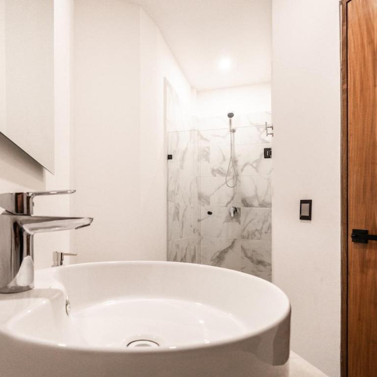 Stunning modern villa with pool and beach access - Apartamento de 1 dormitorio - 49