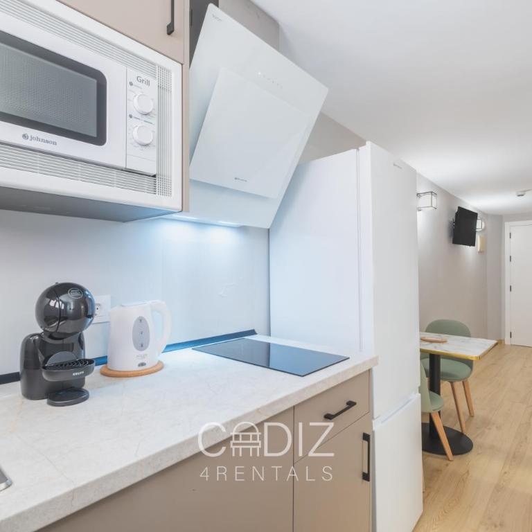 CORAL ZAHARA Suites by Cadiz4Rentals - Estudio Superior (2 adultos) - Semisótano - 1