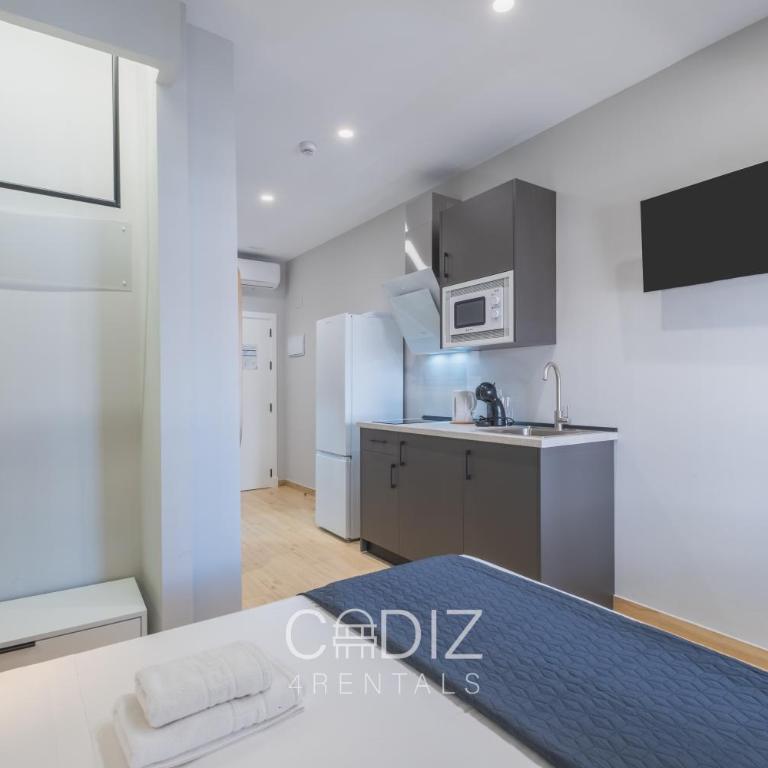 CORAL ZAHARA Suites by Cadiz4Rentals - Estudio Doble - 8