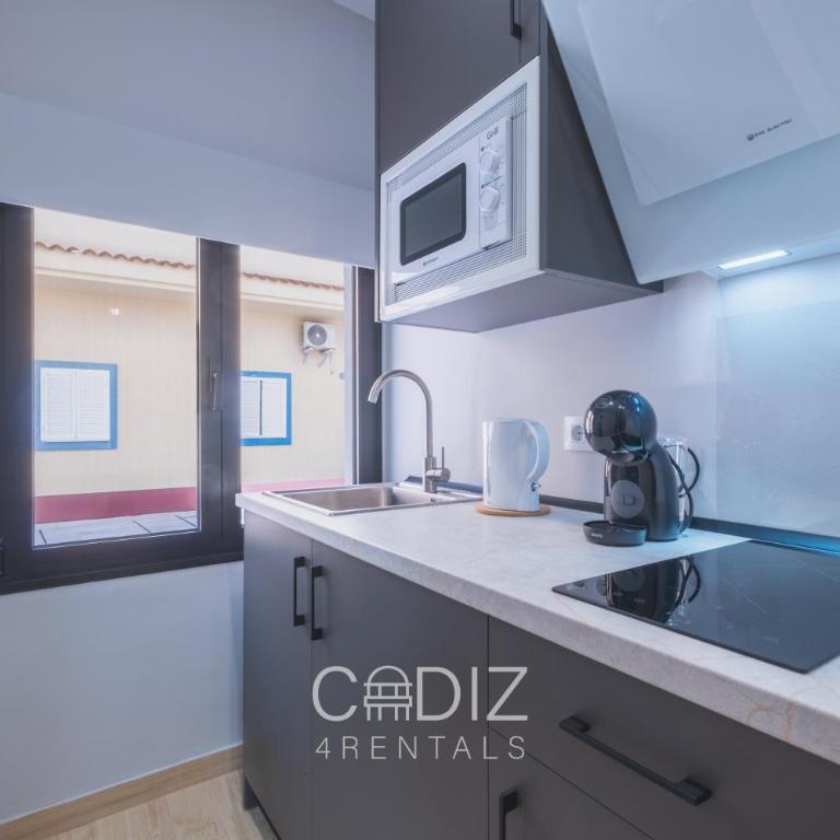 CORAL ZAHARA Suites by Cadiz4Rentals - Estudio Doble Económico - 6