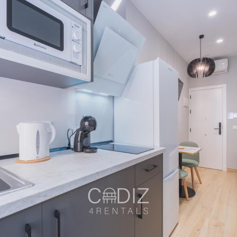 CORAL ZAHARA Suites by Cadiz4Rentals - Estudio Doble Económico - 4