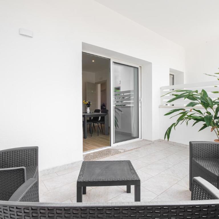 MaJaMy house - Camera Familiare con Terrazza - 3