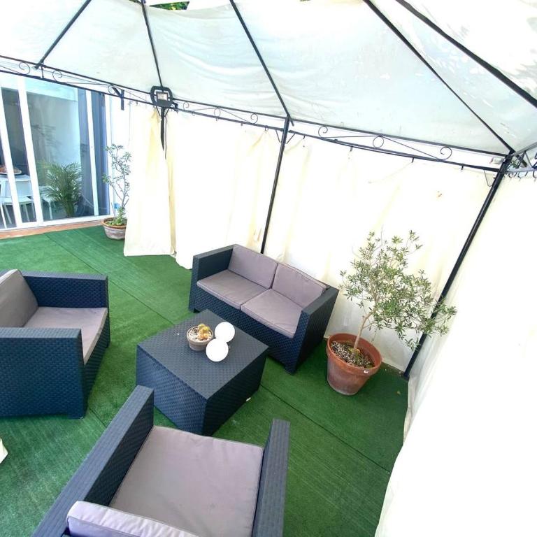 Jolie appartement individuel, dans un quartier calme très proche de la plage. - Appartement 2 Chambres - 14