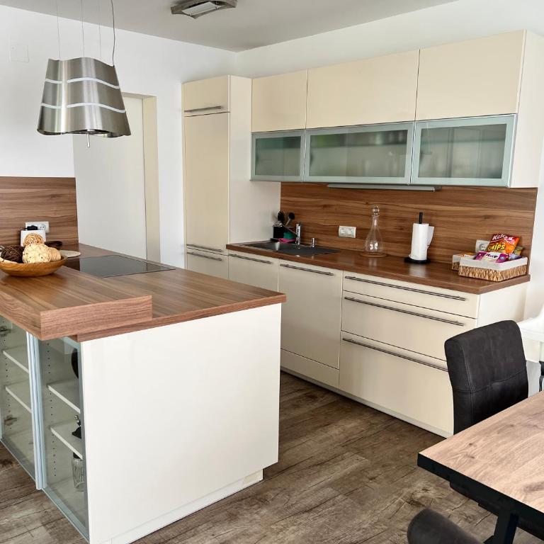 Seeapartment Bella - Apartment mit 2 Schlafzimmern und Terrasse - 9