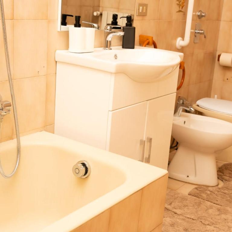 PJ Sweet Home - Near Milan - Appartement 2 Chambres - Vue sur Jardin - 5