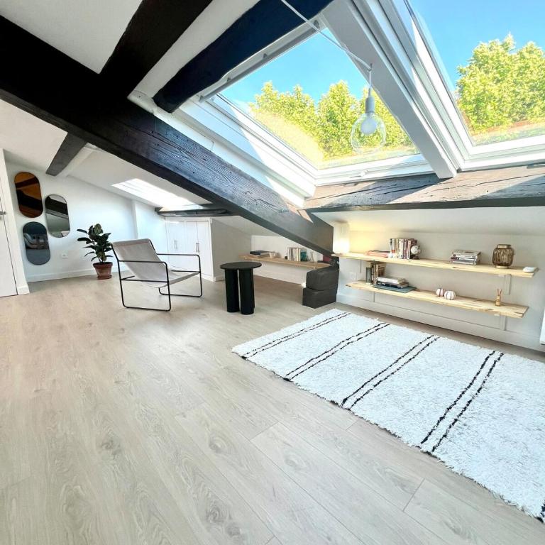 T2 sous les toits, entre gare et centre-ville, Grands buffets - Appartement 1 Chambre - 2