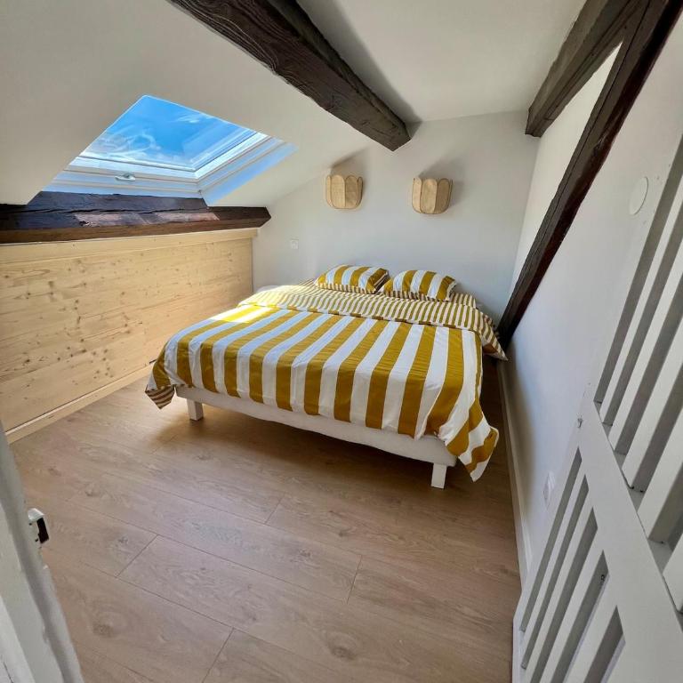 T2 sous les toits, entre gare et centre-ville, Grands buffets - Appartement 1 Chambre - 8
