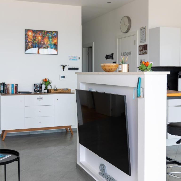 Modern Top Floor Sea View 3BR with Pools, Spa & Fitness - Apartment with Sea View - 57