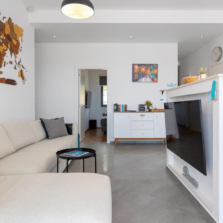 Modern Top Floor Sea View 3BR with Pools, Spa & Fitness - Apartment with Sea View - 60